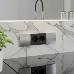 Interiérová zásuvka...