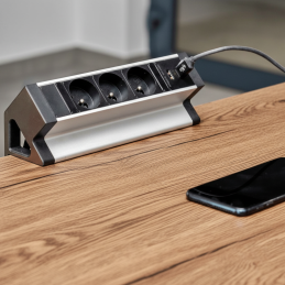 Interiérová zásuvka na stôl...