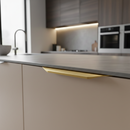 Úchytka na hranu dvierok...