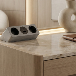 Interiérová zásuvka na stôl...