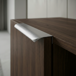 Úchytka na hranu dvierok...