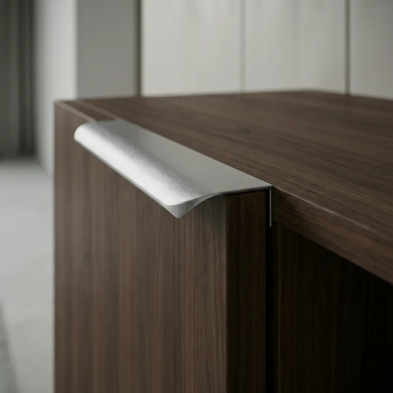 Úchytka na hranu dvierok AVANTI / Hliník