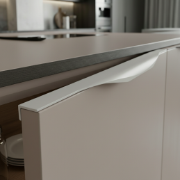 Úchytka na hranu dvierok...