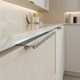 Úchytka na hranu dvierok PADOVA / Lesklý Chróm