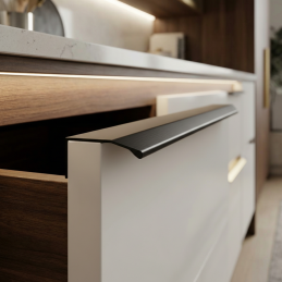 Úchytka na hranu dvierok...