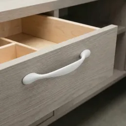 Úchytka LOREN / Biela matná