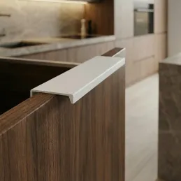 Úchytka na hranu dvierok DIAZ / Biela matná