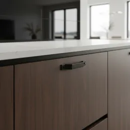 Úchytka LUCAS / Čierna matná