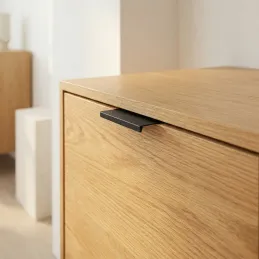 Úchytka na hranu dvierok PABLO / Čierna matná