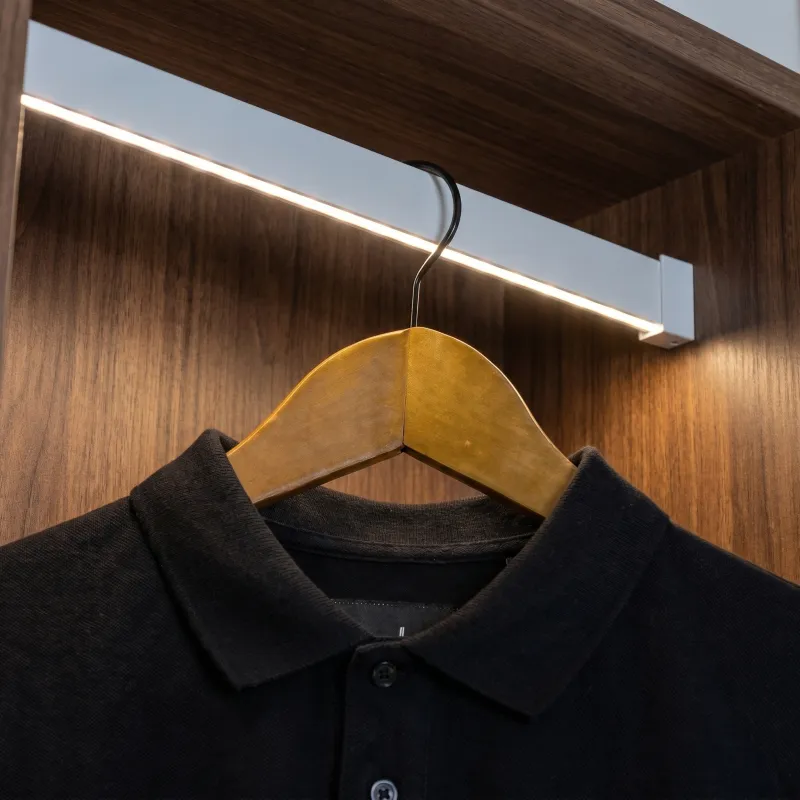 Vešiaková tyč SLIM na LED pásik s krytkou / Biela matná