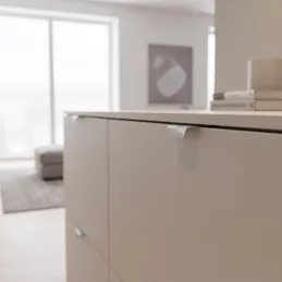 Úchytka na hranu dvierok BELLA / Chróm matný
