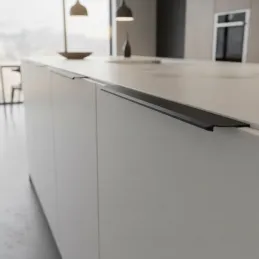 Úchytka na hranu dvierok KALA / Čierna matná