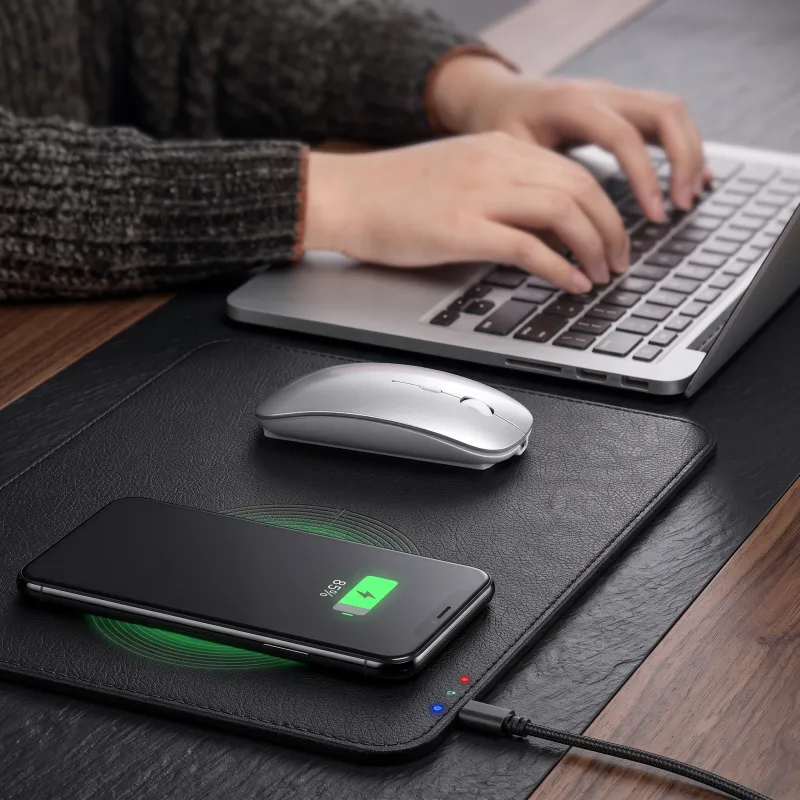 Podložka pod myš s wireless nabíjaním na telefon LUXPAD / Čierna